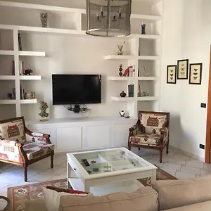  Apartment Centro Storico, Piazza Carmine: La Casa Di Angela Italy